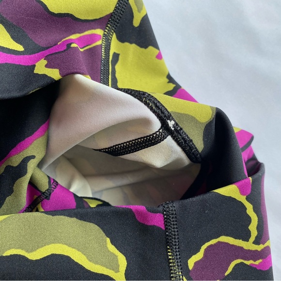 Lululemon - Picture 3 of 4